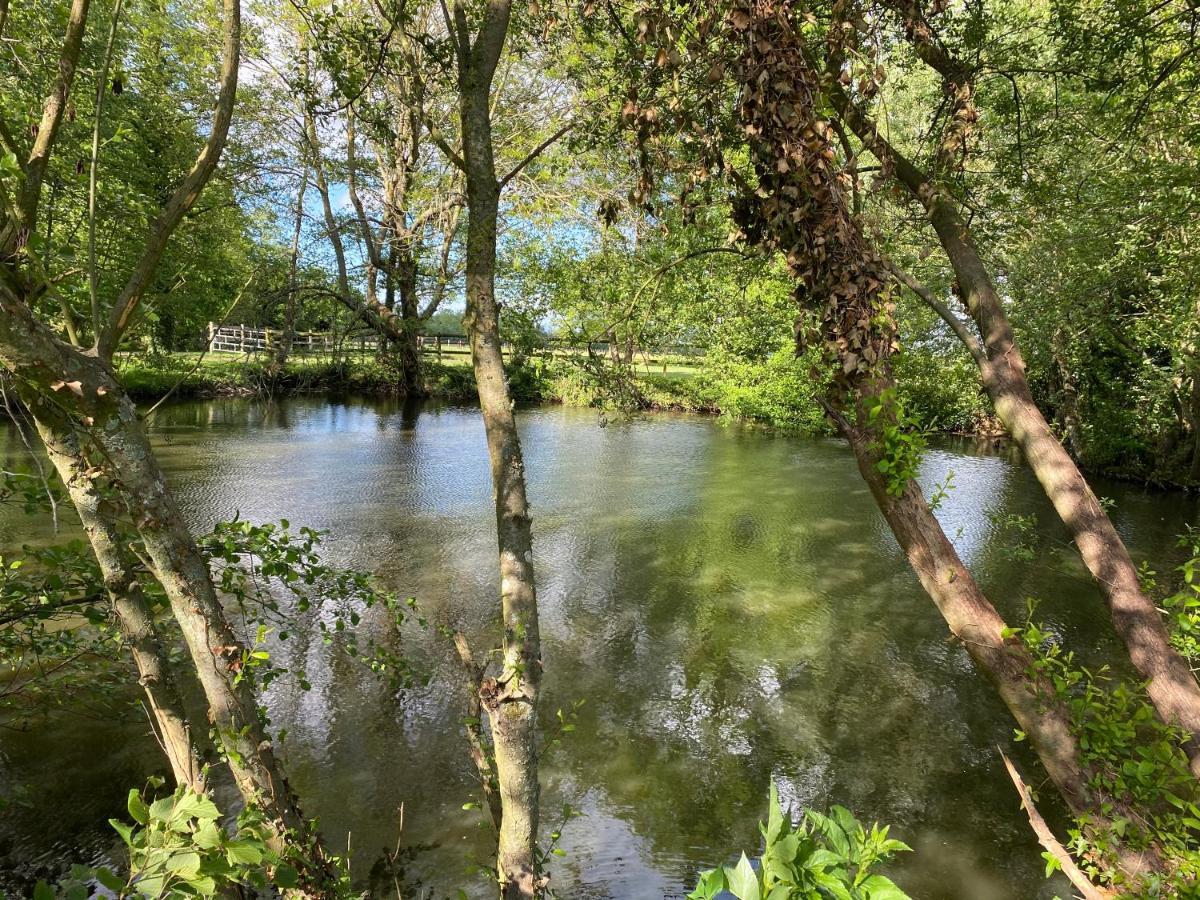 La Maison De L'Etang Manerbe Buitenkant foto