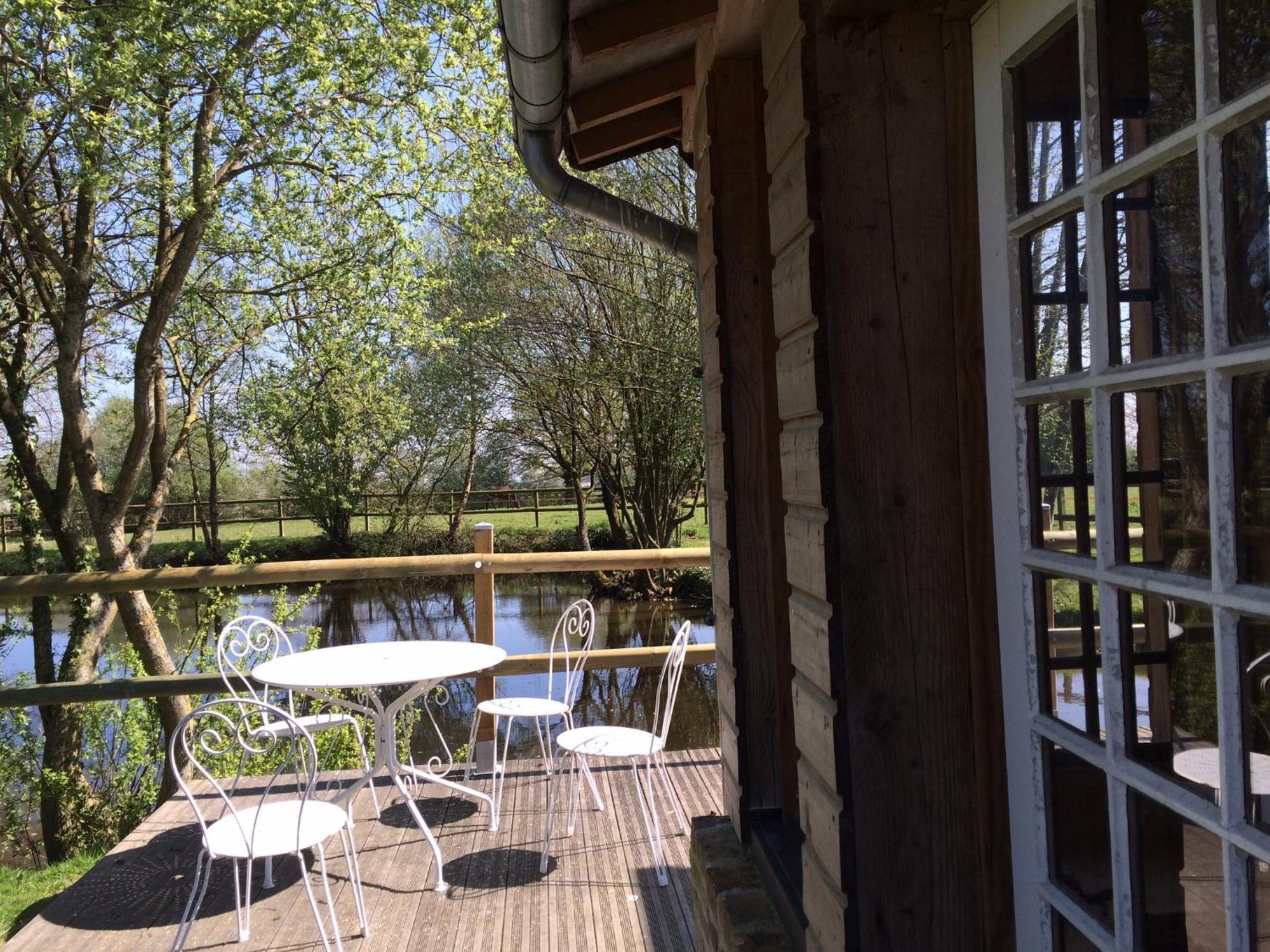 La Maison De L'Etang Manerbe Buitenkant foto